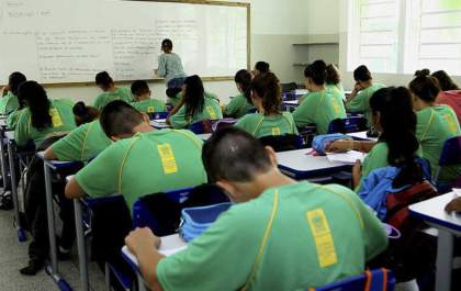 Alunos do Ensino Médio podem receber bolsa a partir de março