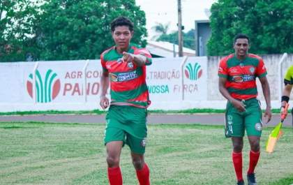 Portuguesa renova com nove jogadores do título na Série B