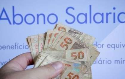 Abono salarial será pago a partir de 15 de fevereiro; veja datas e quem tem direito ao benefício