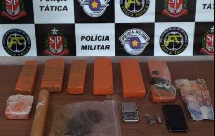 Polícia Militar prende jovem com 8 tijolos de maconha no bairro Jussara