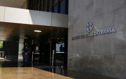 Concurso Banco Central: Edital é publicado com 100 vagas e salário de mais de R$ 20 mil