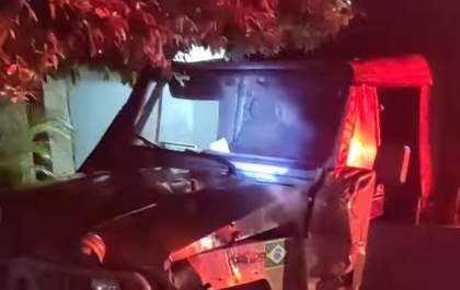 Viatura do Exército é furtada e abandonada após colisão em Três Lagoas