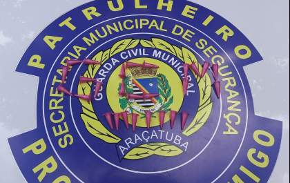 Guarda Municipal apreende cocaína abandonada em praça atrás de escola no Jardim TV