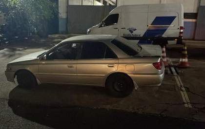 PF apreende veículo com dezenas de pneus contrabandeados do Paraguai