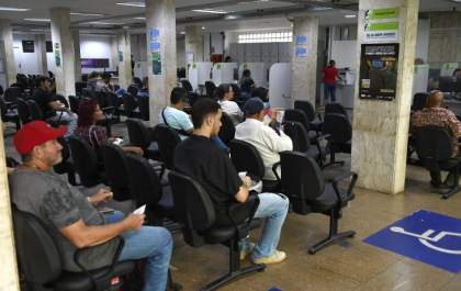 Três Lagoas começa a semana com 105 vagas de emprego disponíveis
