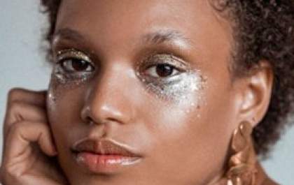 Brilho glamuroso: Dicas para arrasar com glitter na maquiagem