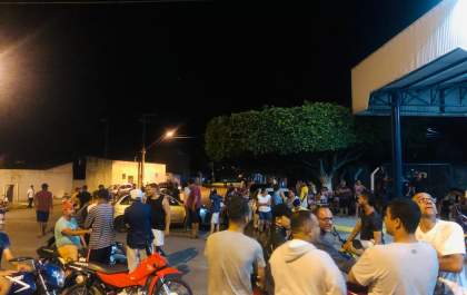 Funcionários bloqueiam portões da fábrica de Frei Paulo do Grupo DOK