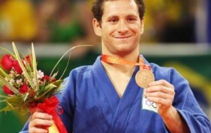Escola Thathi promove master class com Thiago Camilo, campeão mundial de judô