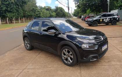 Dois são presos pela Polícia com bloqueadores de travamento de carros na Capital