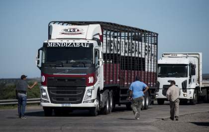 Prazo para empresas de transporte de cargas revalidar registro termina na segunda-feira (26)