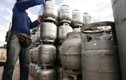 Procon divulga pesquisas de preço de combustíveis, água e gás em Três Lagoas