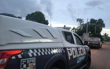 Homem se entrega à polícia no Jardim Guaporé