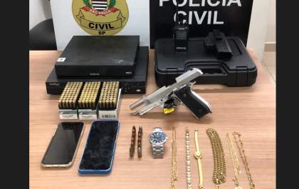 Investigado em operação contra furtos e roubos é preso com pistola e munições
