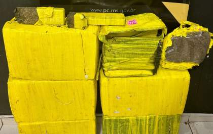 Mulher é presa com 135kg de maconha em entreposto de drogas
