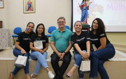 Unisalesiano presta homenagem às colaboradoras na celebração do Dia Internacional da Mulher