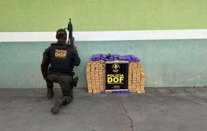 DOF apreende casal com mais de 200 quilos de maconha que usava a filha de 6 anos para não despertar suspeitas