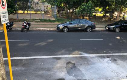 Acusado de atear fogo em viatura teria incendiado roupa de travesti