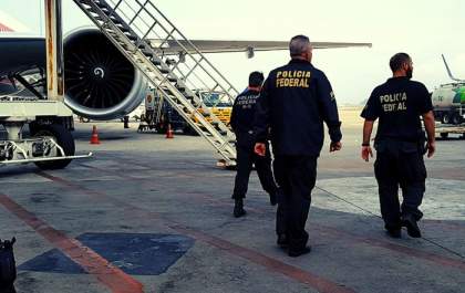 Procurados internacionais são deportados dos EUA e presos em Confins