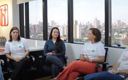 Direção e coordenação do Colégio Raízes abordam diversos pontos da educação em live&nbsp;