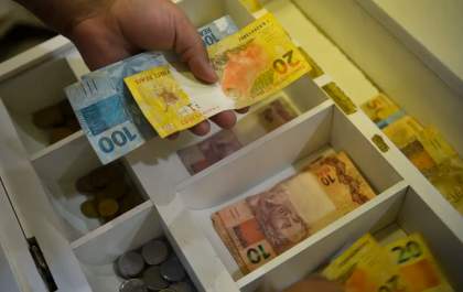 Caixa libera abono do PIS/Pasep para nascidos em março e abril