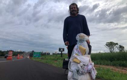 Devoto de Nossa Senhora quer percorrer mais de 1,1 mil quilômetros caminhando para pagar promessa