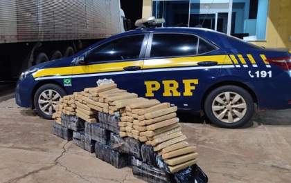 PRF apreende 300 kg de maconha em Água Clara