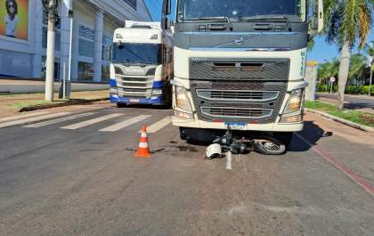 Caminhão colide com moto em acidente na BR-262&nbsp;
