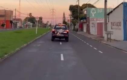 Homem que roubou carro de luxo em saída de Shopping é preso
