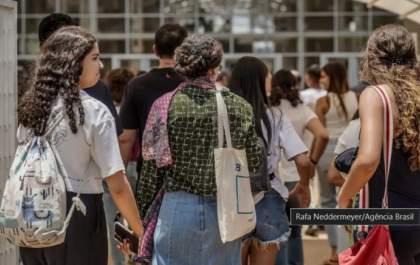 Pedidos de isenção da taxa do Enem podem ser feitos até sexta-feira