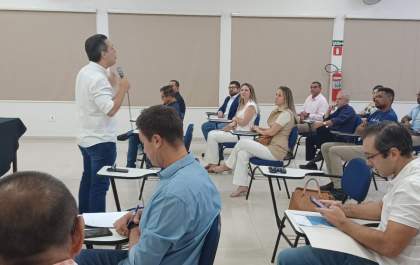 Pré-candidatos do PL e DC em Araçatuba compartilham informações em encontro
