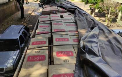 Motorista é preso transportando 325 mil maços de cigarro contrabandeados