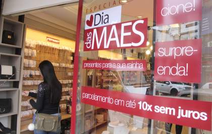 Comércio funciona em horário estendido para vendas no Dia das Mães