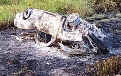 Passageiro morre carbonizado em acidente na BR-463