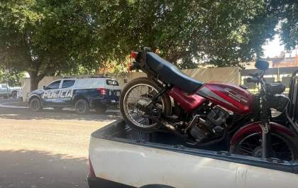 Moto furtada é recuperada em cerâmica