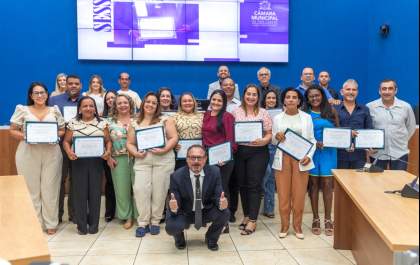 Câmara Municipal de Três Lagoas homenageia profissionais de enfermagem