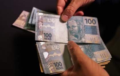 Novo salário mínimo paulista de R$ 1.640 é aprovado na Alesp