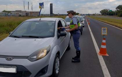 20 condutores são autuados em fiscalização contra embriaguez ao volante em Araçatuba