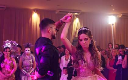 Camila Rodrigues Sales comemora seus 15 anos em grande estilo