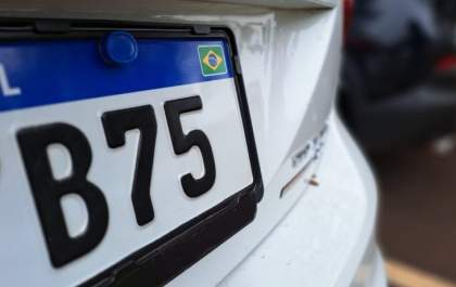 Junho é mês de licenciar veículos com placas terminadas em 4 e 5
