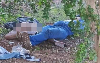 Mulher é encontrada seminua com traumatismo craniano em terreno, homem estava desacordado ao lado