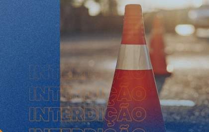 Obras na rede elétrica interdita trânsito de vias importantes da cidade