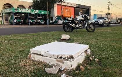 Motociclista fica ferido em colisão na avenida Brasília