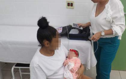 Presídio feminino firma parceria para realizar teste da orelhinha em bebês de detentas
