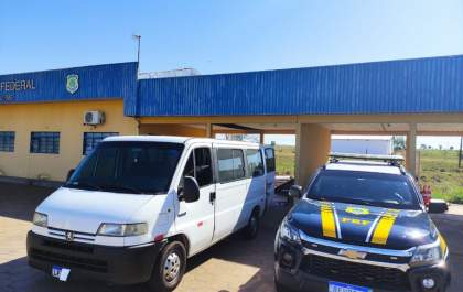 PRF recupera van e carga furtada em MS