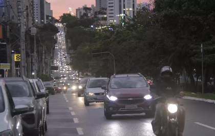 Regularização de veículos com placas finalizadas em 4 ou 5 deve ser feita em Junho