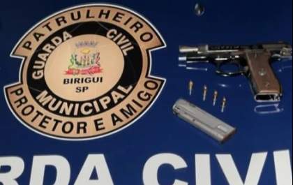 Mecânico é preso com pistola na praça Raul Cardoso em Birigui
