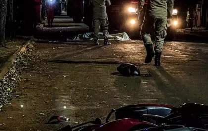 Adolescente de 16 anos morre após perder controle de moto e bater em árvore