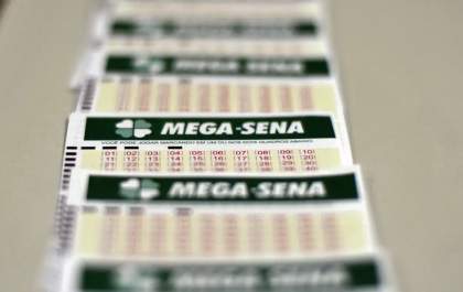 Mega-Sena vai sortear prêmio de R$ 100 milhões na próxima quinta-feira