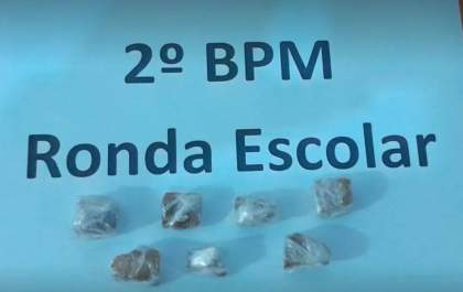 Polícia apreende maconha próximo a escola na Vila Piloto