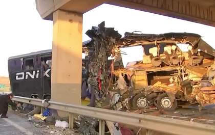 Acidente com ônibus de turismo no interior de SP deixa 10 mortos e 17 feridos
